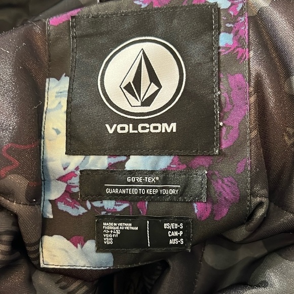 Volcom Bow Insulated GORE-TEX® Jacket Women's in Black & Purple Flora Size Small - Picture 7 of 9